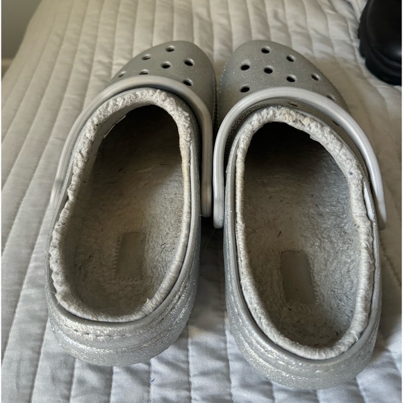 Silver Glitter Crocs with fur inside - Picture 2 of 4